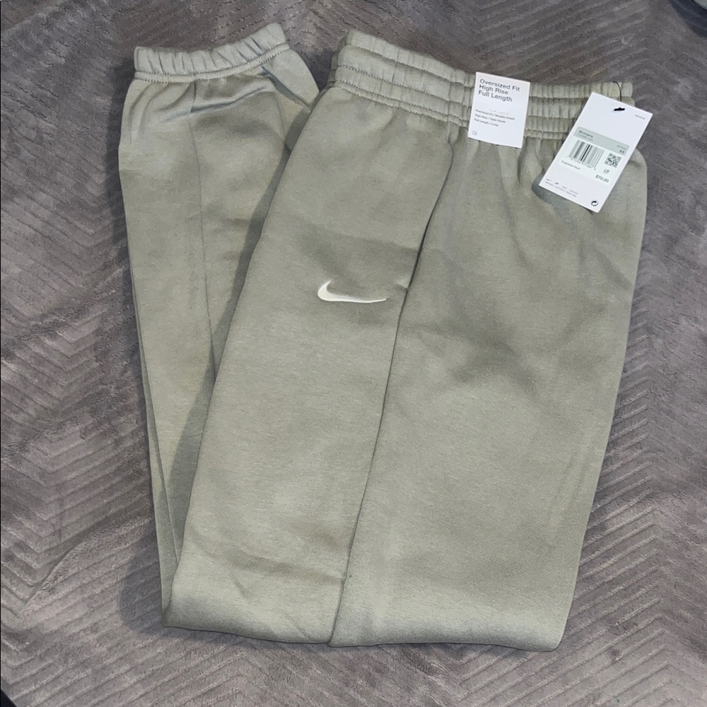 Nike Women's Olive Sweat Pants